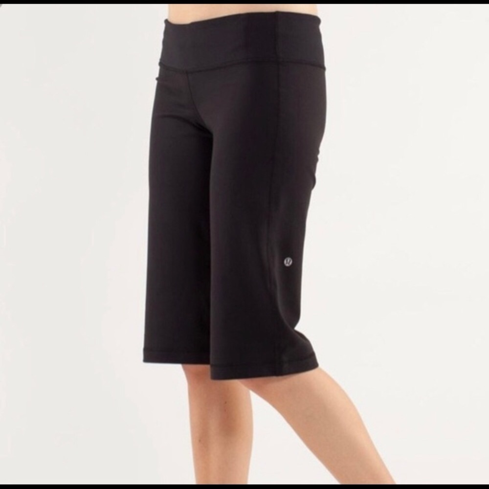 Lululemon Wide Leg Knee Length Shorts